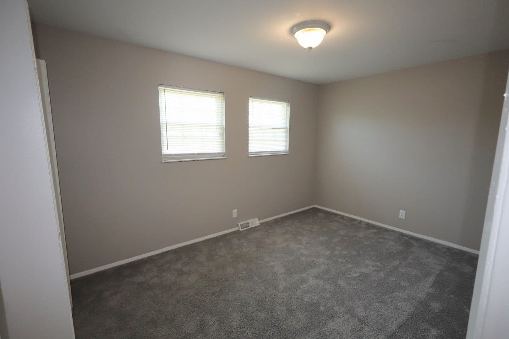 Evansville Apartment: 1210 Vista Court