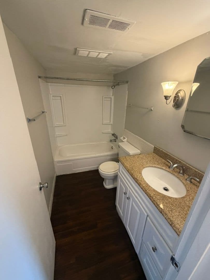 Evansville Apartment: 700 Chateau Drive