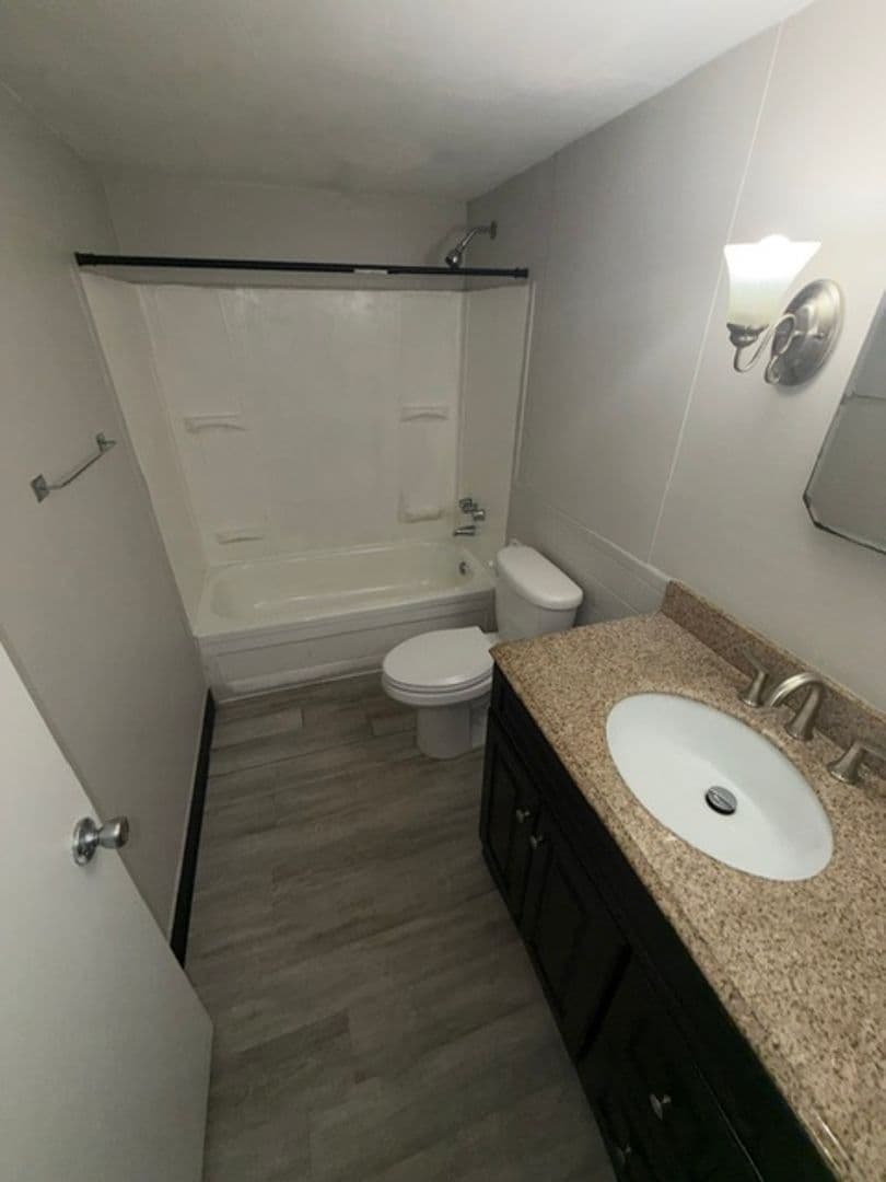 Evansville Apartment: 700 Chateau Drive