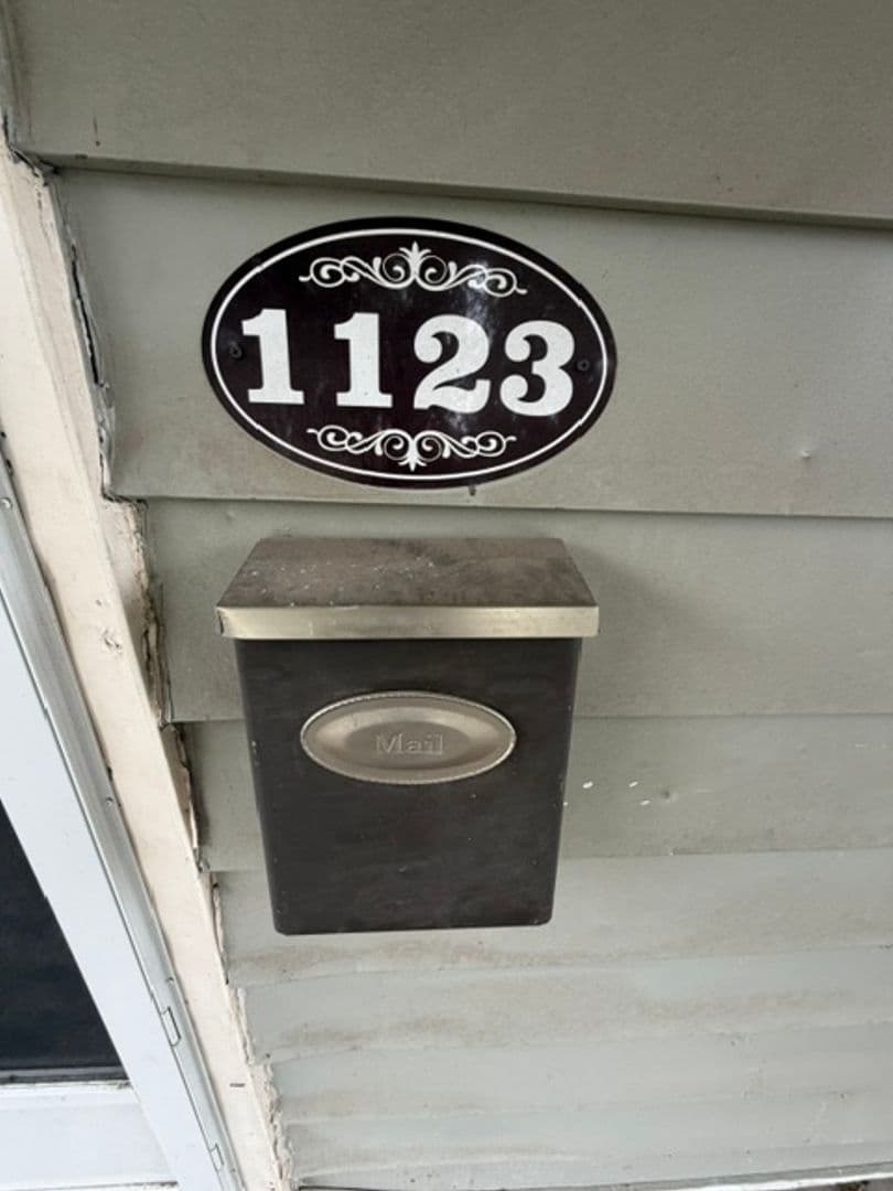 Evansville House: 1123 South Harlan Avenue