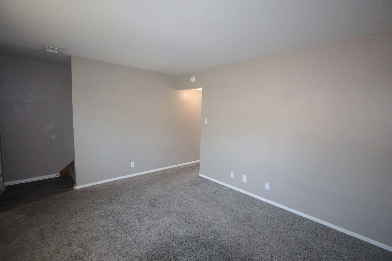 Evansville Apartment: 1210 Vista Court