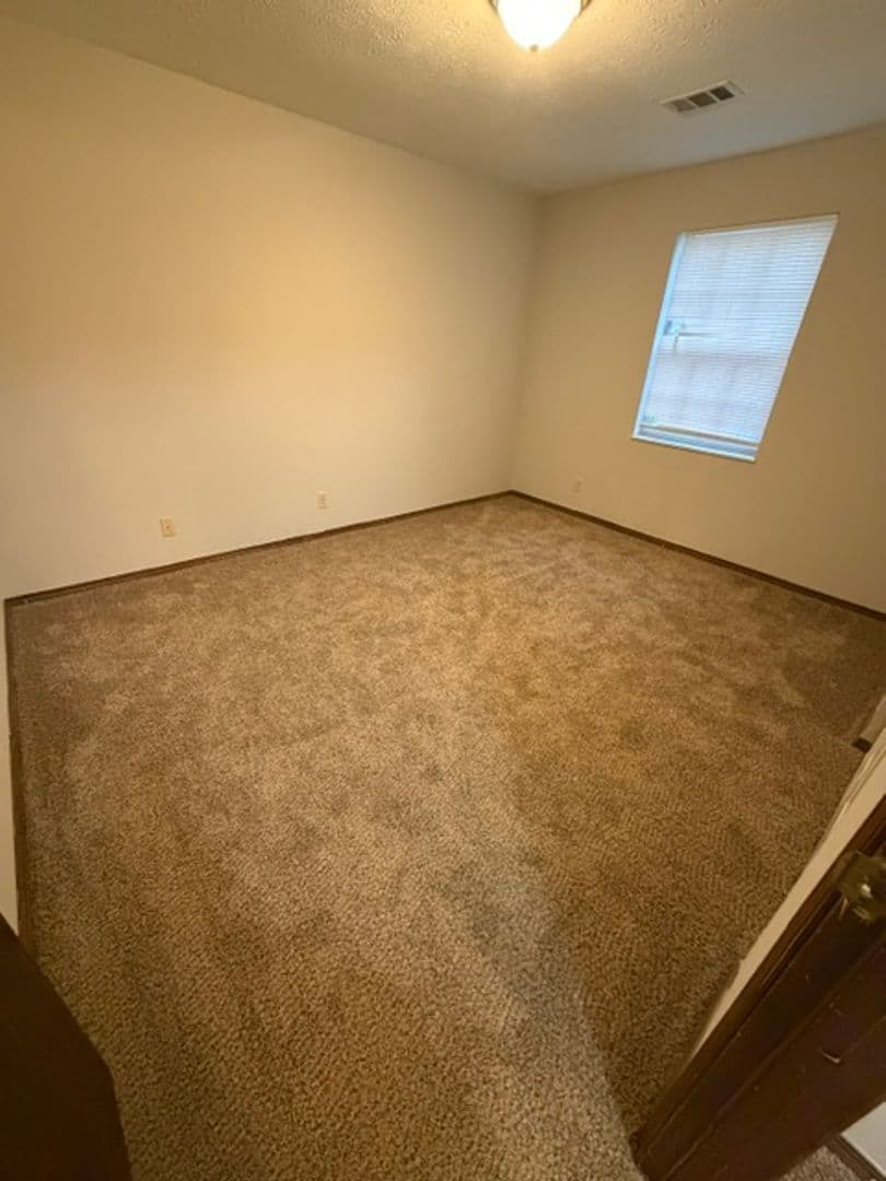 Evansville Apartment: 2326 Vogel Road