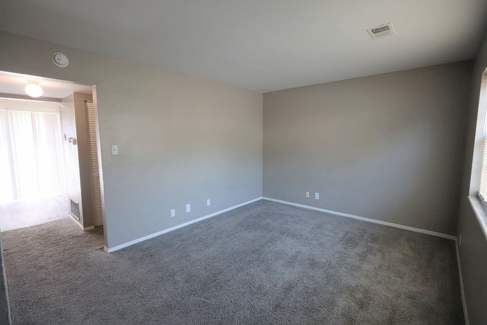 Evansville Apartment: 1210 Vista Court