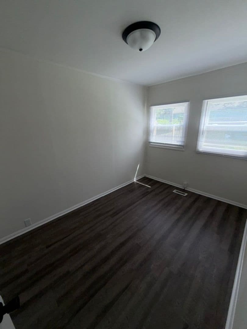 Evansville Apartment: 2423-2425 North Kerth Avenue
