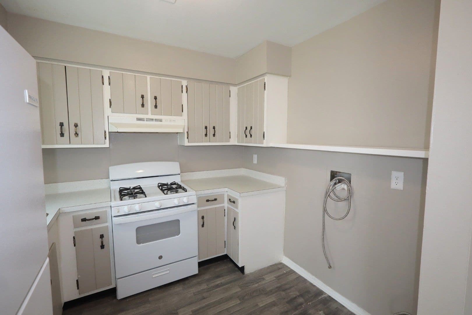 Evansville Apartment: 1210 Vista Court