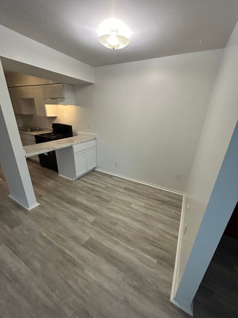 Evansville Apartment: 1210 Vista Court