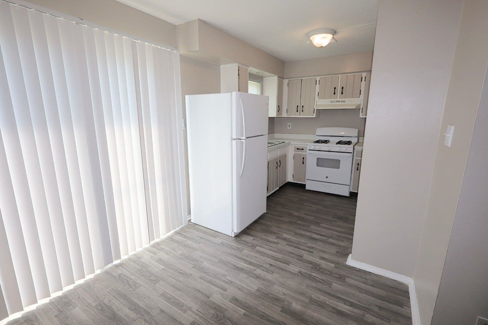 Evansville Apartment: 1210 Vista Court