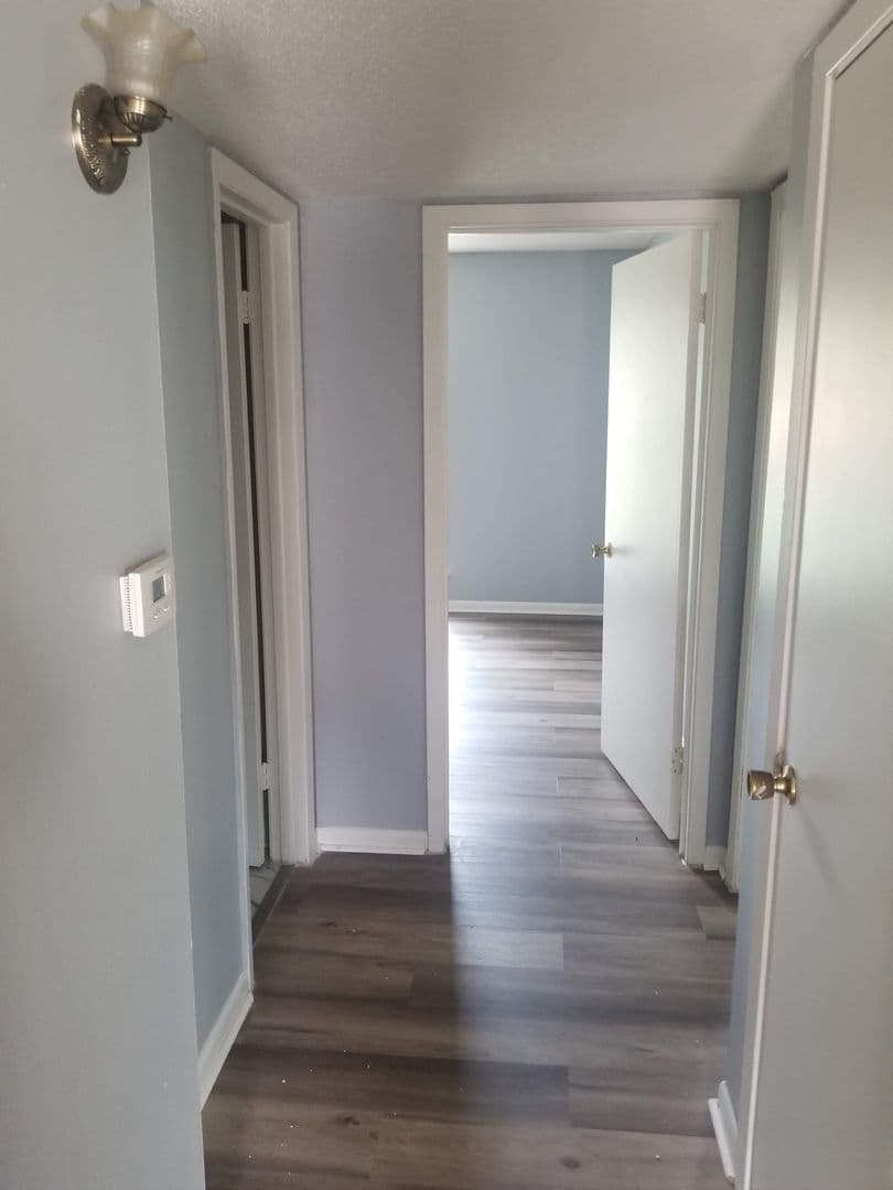 Pine Bluff Apartment: 2100 W 40th Ave
