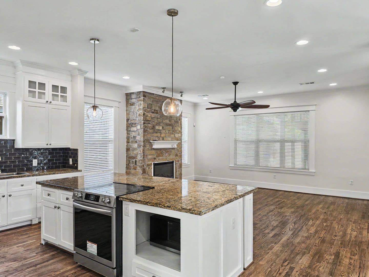 Houston House: 603 Archer St.