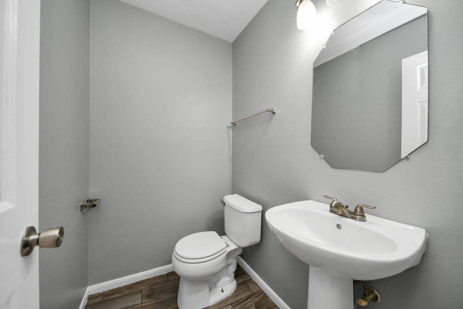 Rosenberg House: 4805 E Columbary Dr.