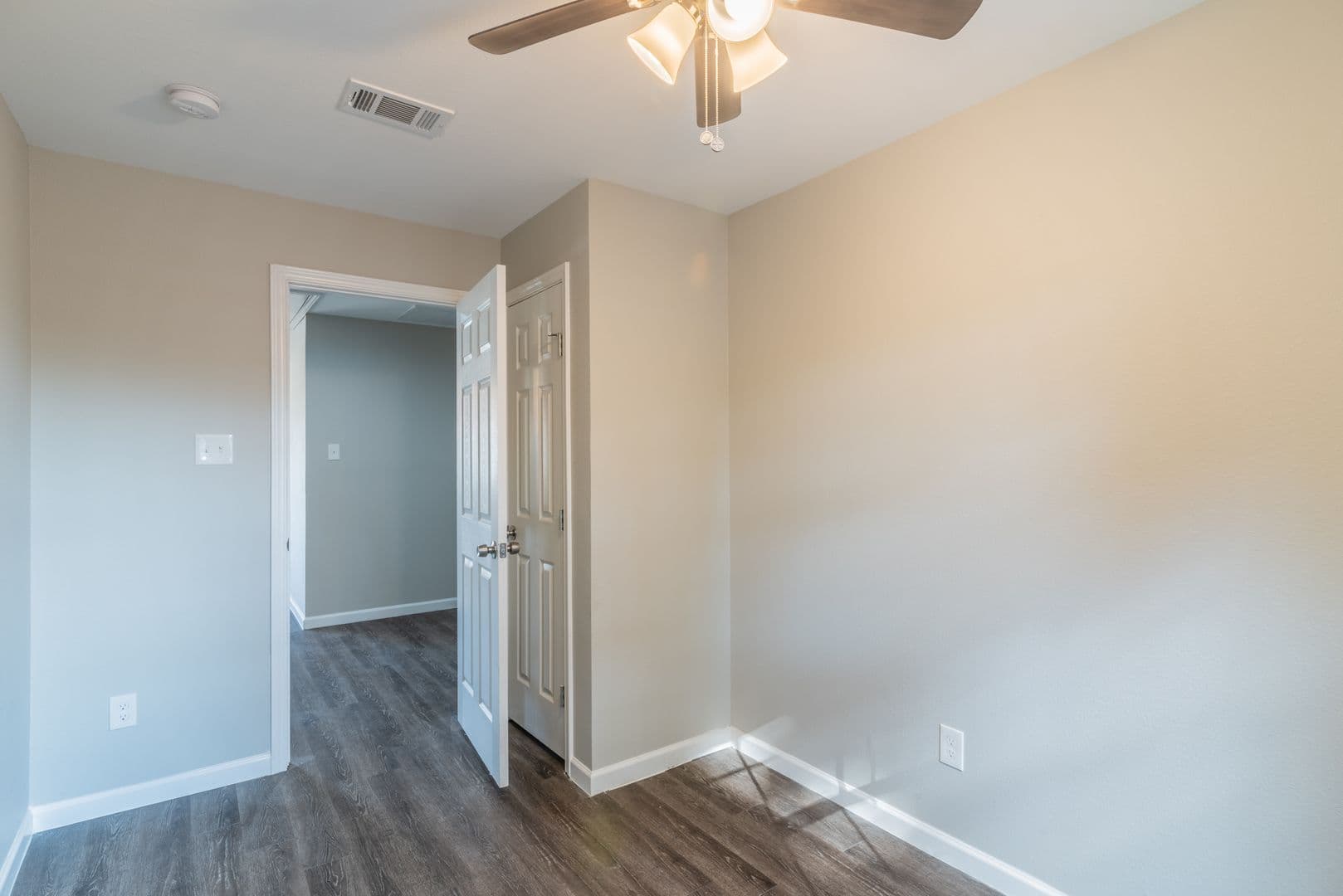 Houston House: 3102 Wentworth St., #4