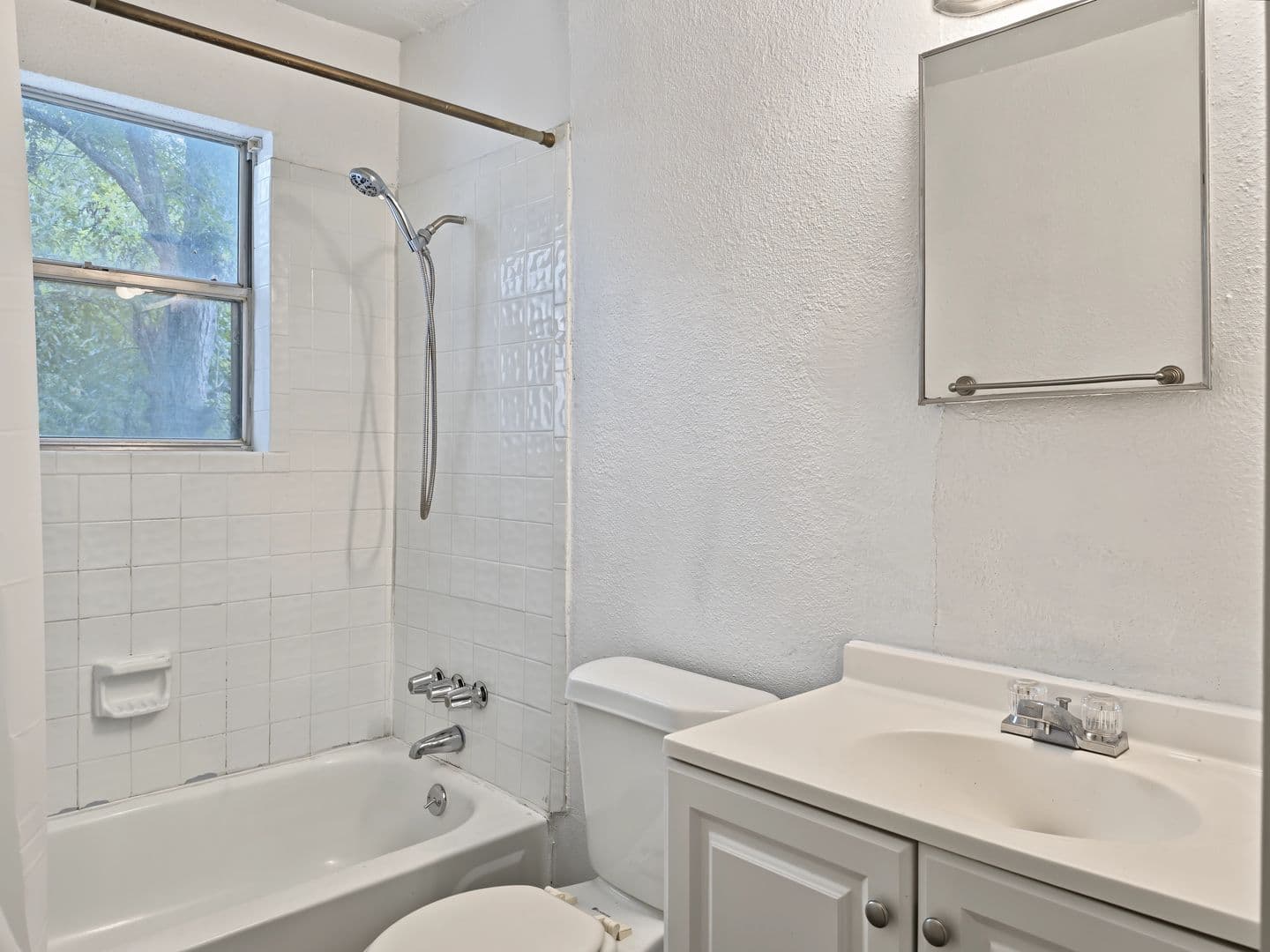 Houston House: 4114 Clover St.