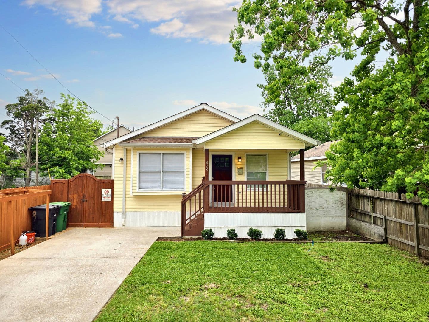 Houston House: 828 E 39th St.