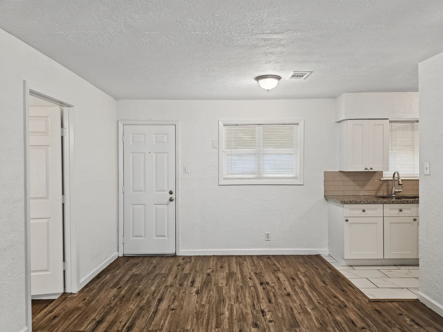 La Marque House: 206 Prune St.