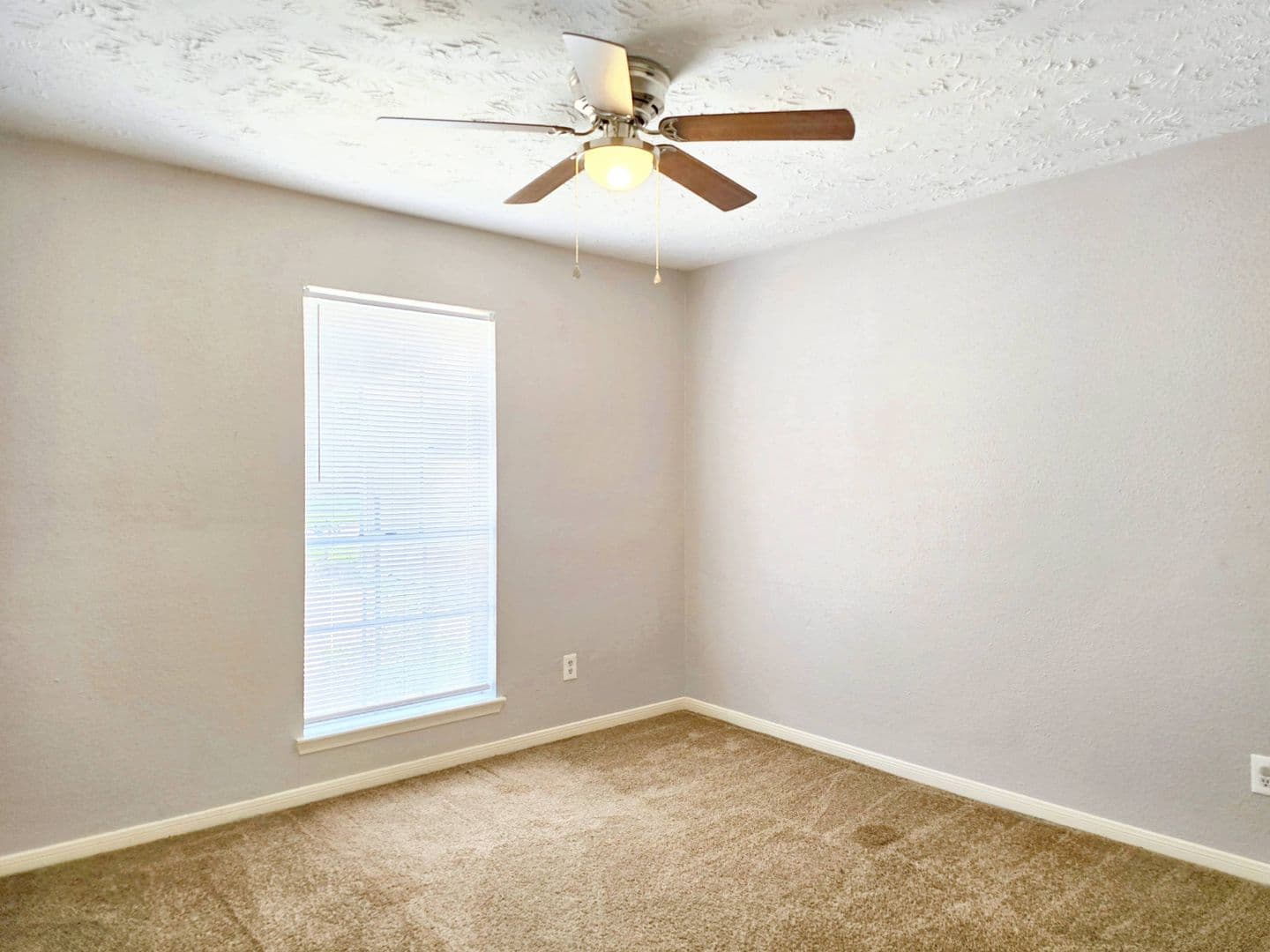Katy House: 22619 Deville Dr.