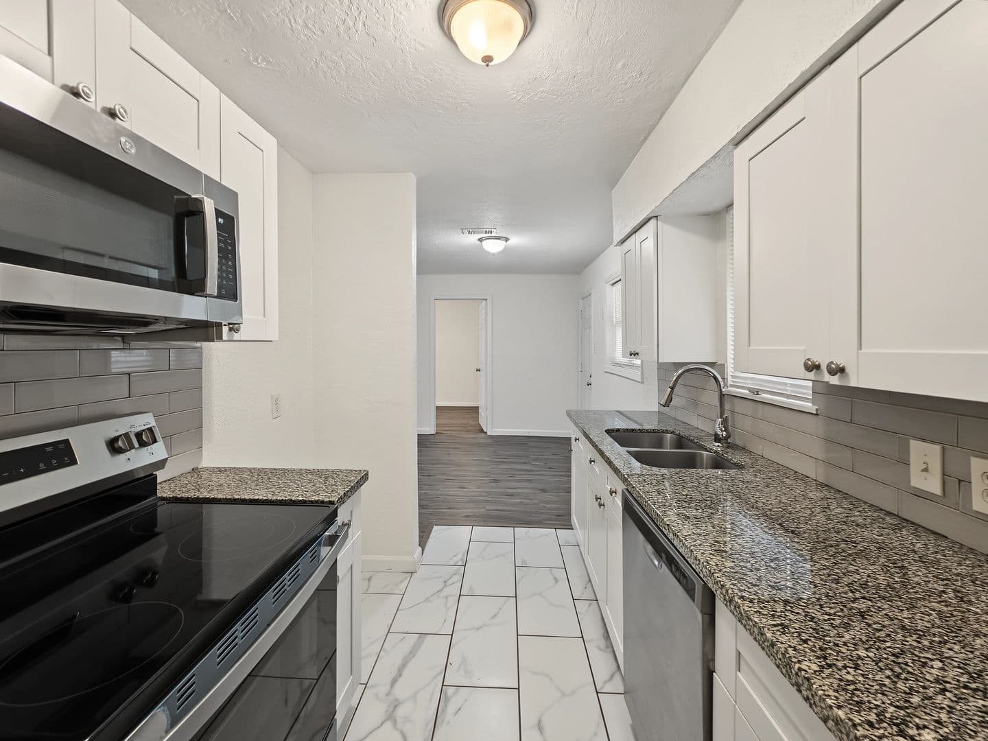 La Marque House: 206 Prune St.
