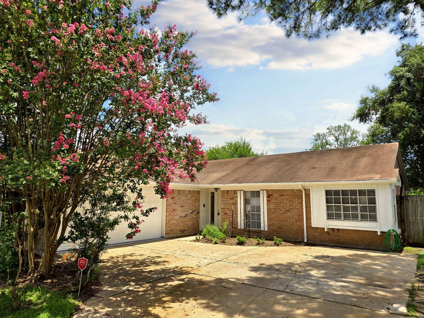 Katy House: 22619 Deville Dr.