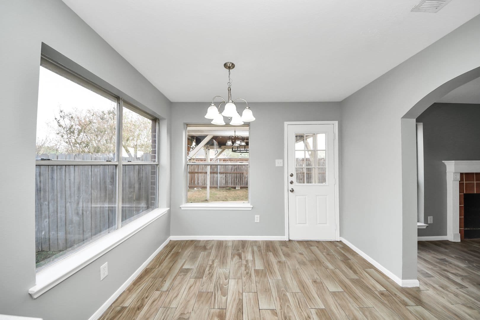 Rosenberg House: 4805 E Columbary Dr.