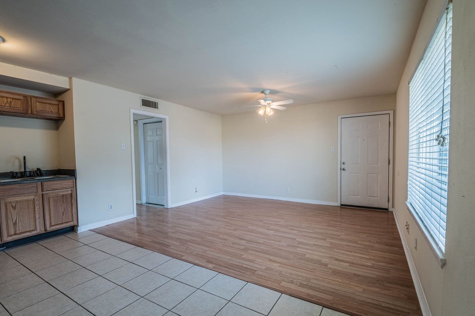 Houston House: 3918 Anita St., #1