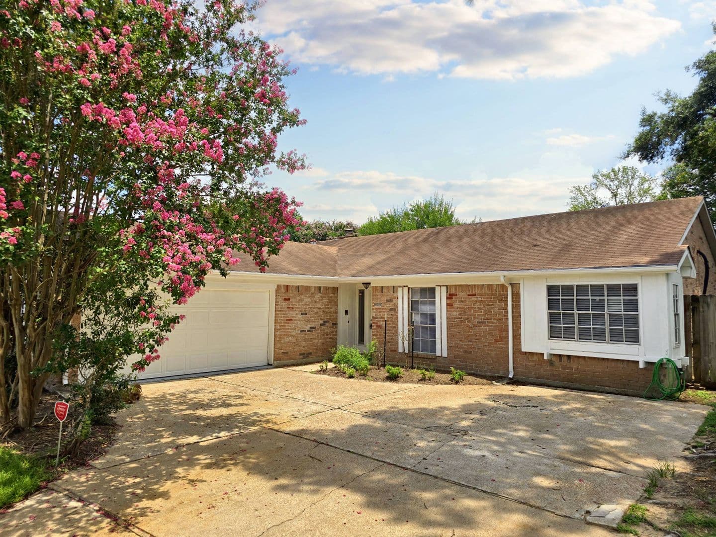 Katy House: 22619 Deville Dr.