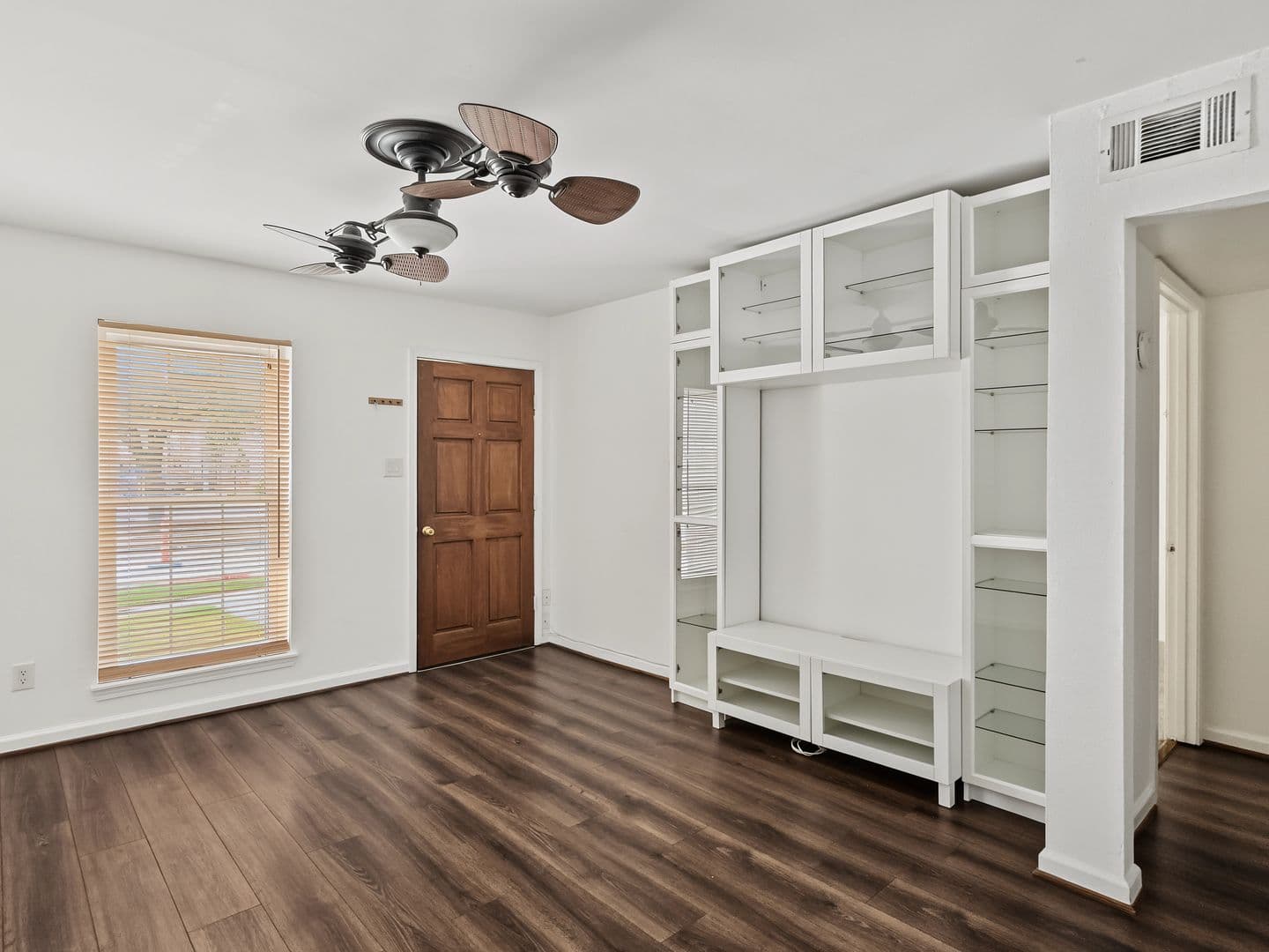 Houston House: 8922 Kempwood Dr.