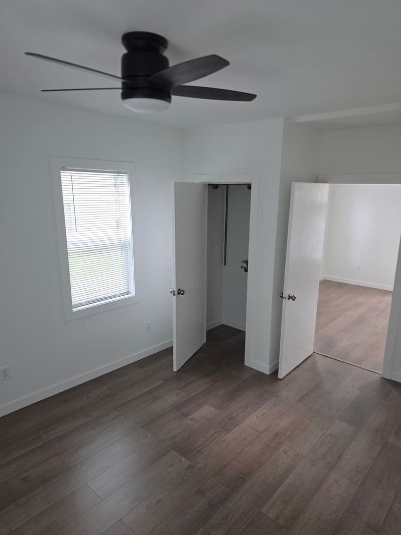 Baraboo Apartment: 327 6th Street