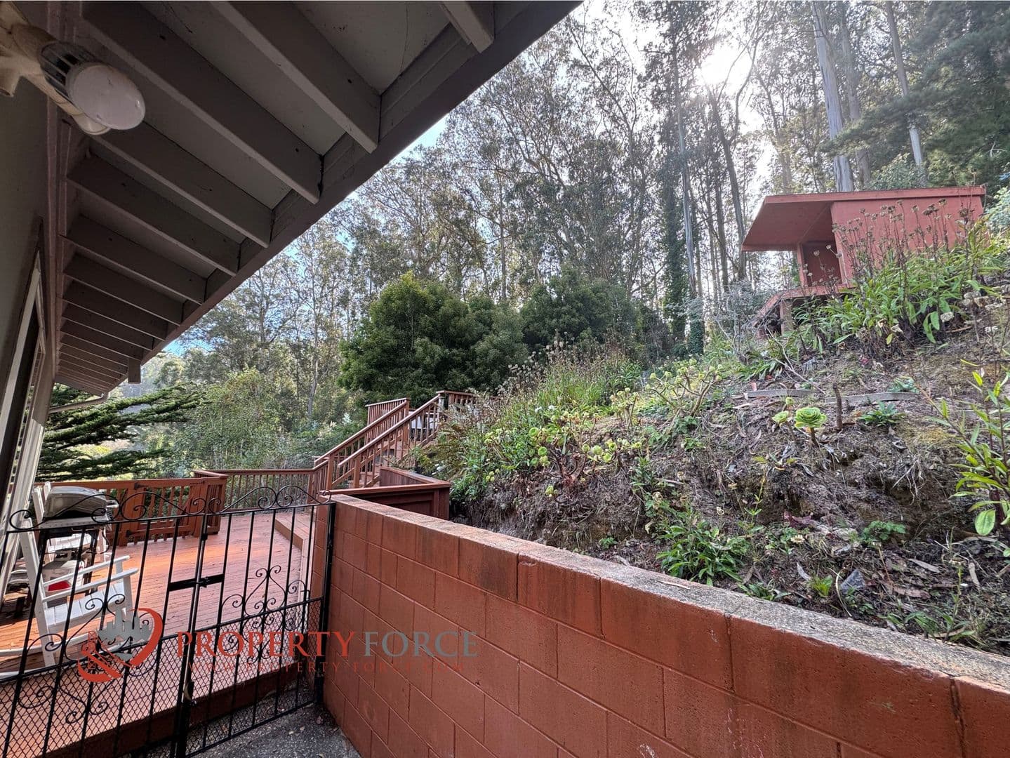Pacifica House: 1519 Perez Dr