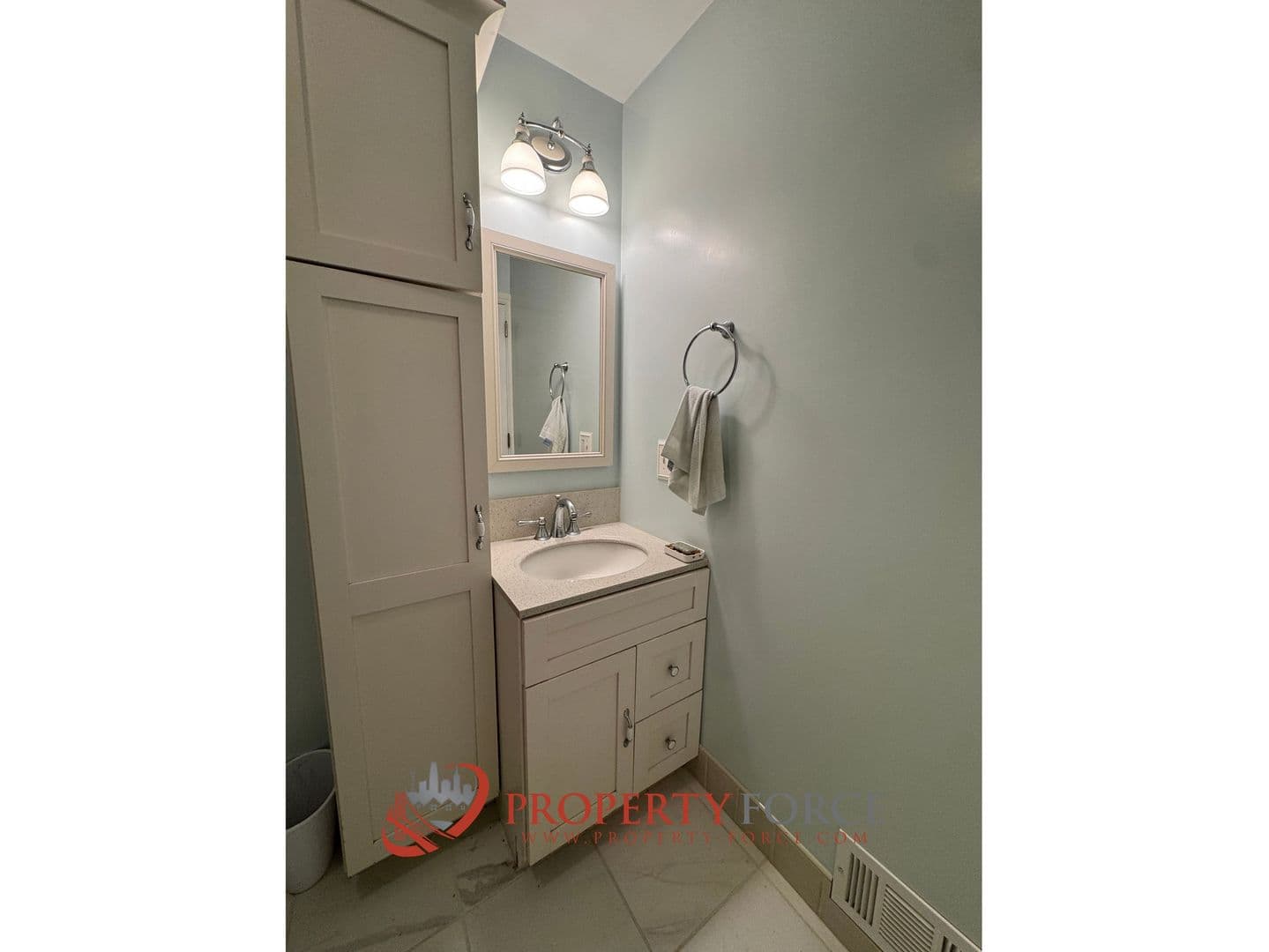 Pacifica House: 1519 Perez Dr
