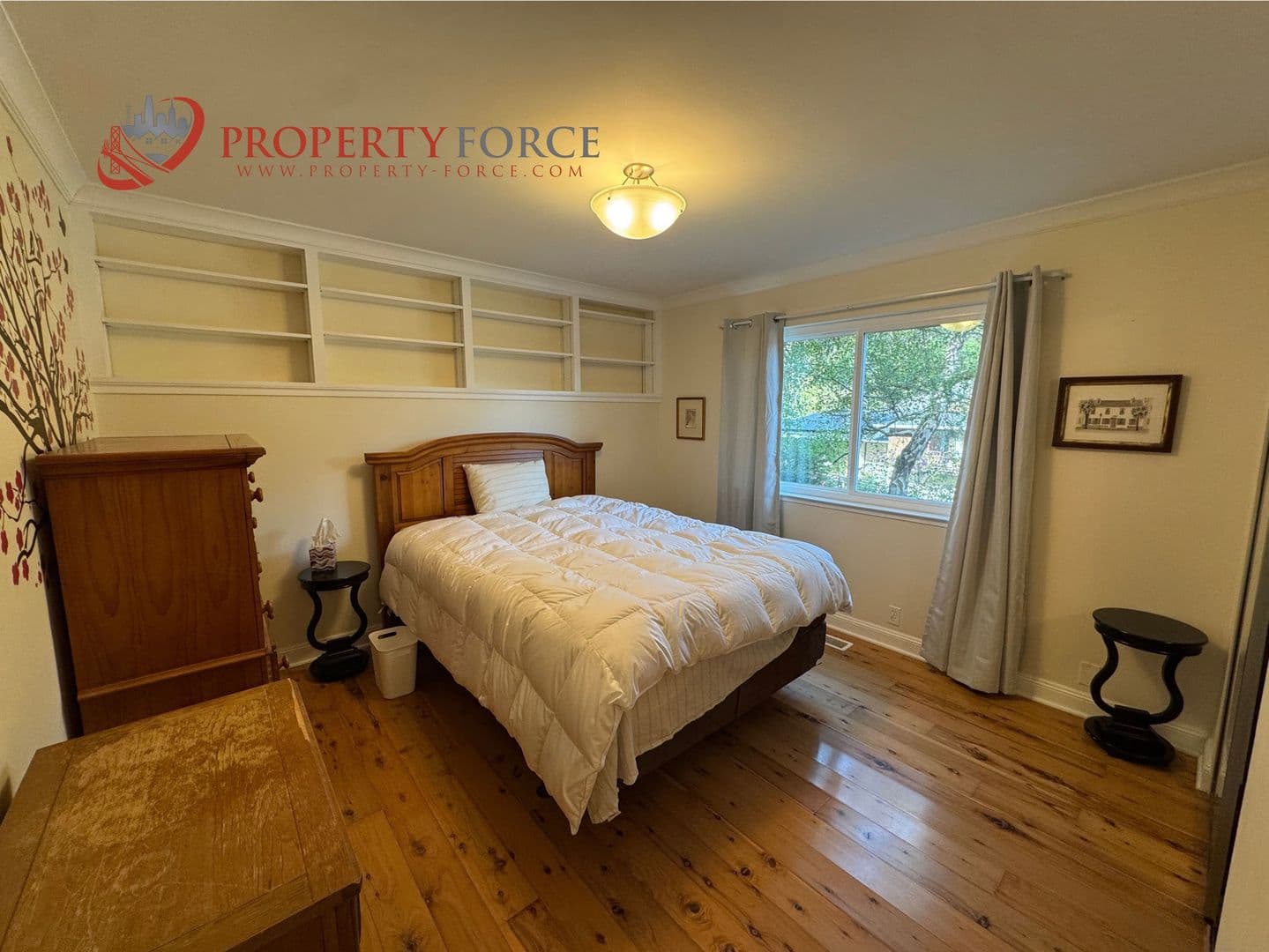 Pacifica House: 1519 Perez Dr