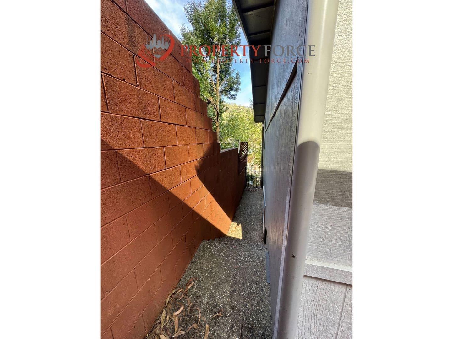 Pacifica House: 1519 Perez Dr