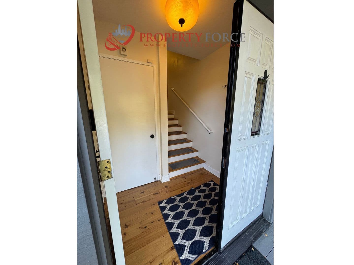 Pacifica House: 1519 Perez Dr