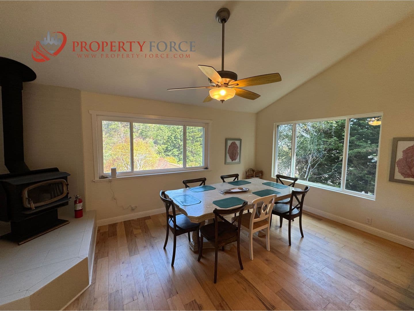 Pacifica House: 1519 Perez Dr