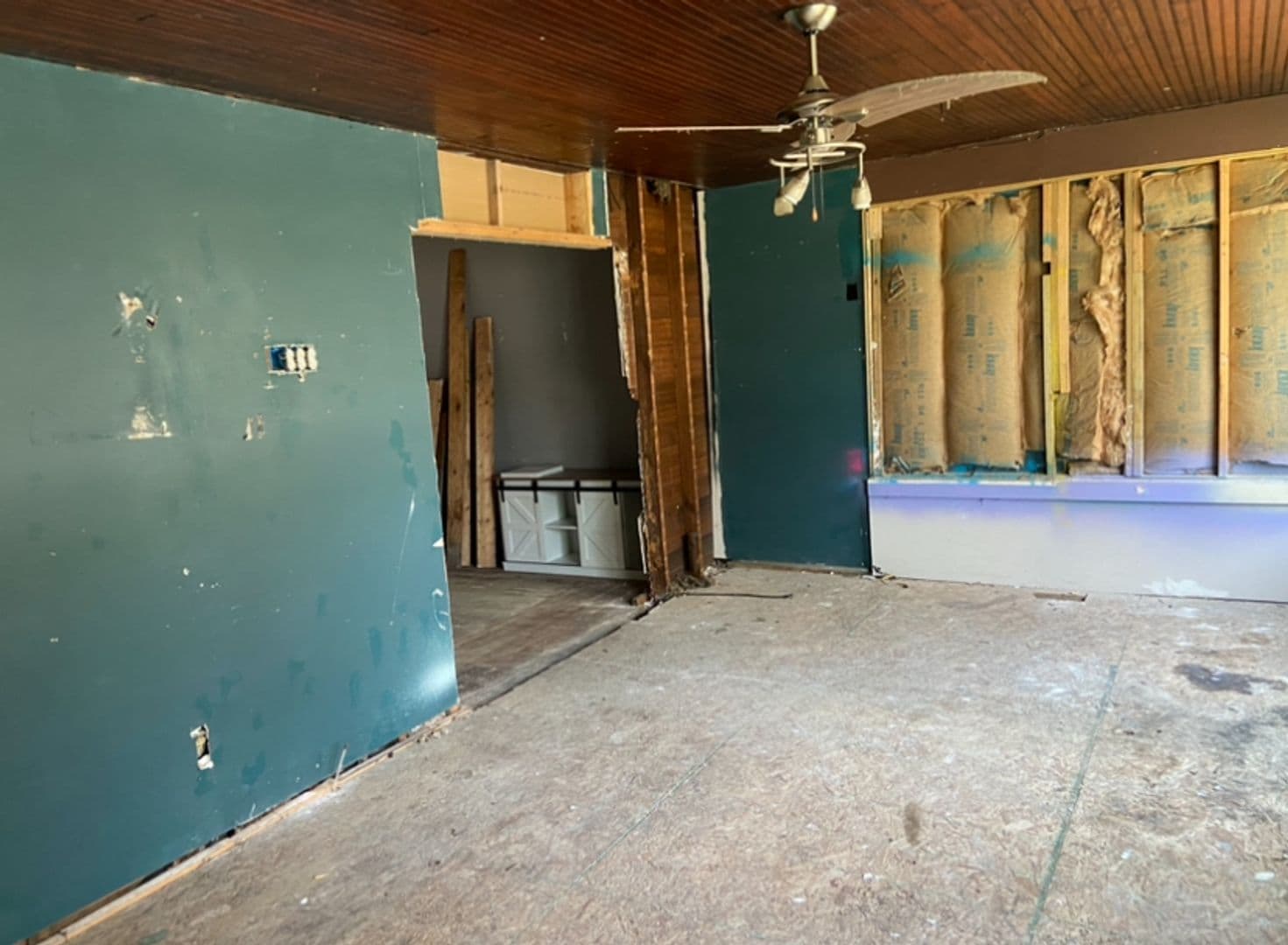 Centralia House: 115 N Cherry