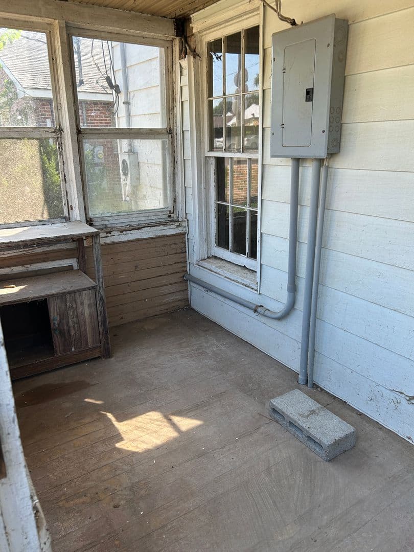 DuQuoin House: 317 E South St