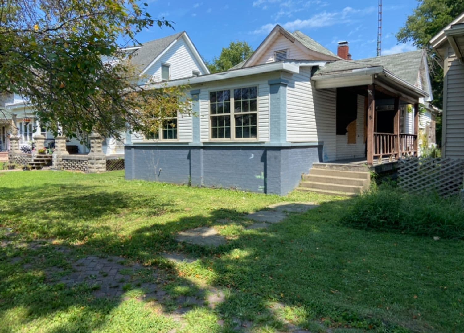 Centralia House: 115 N Cherry