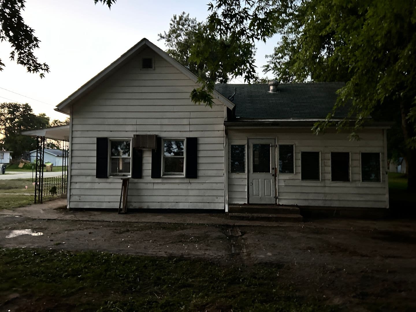 Mulberry Grove House: 206 Sixth St.
