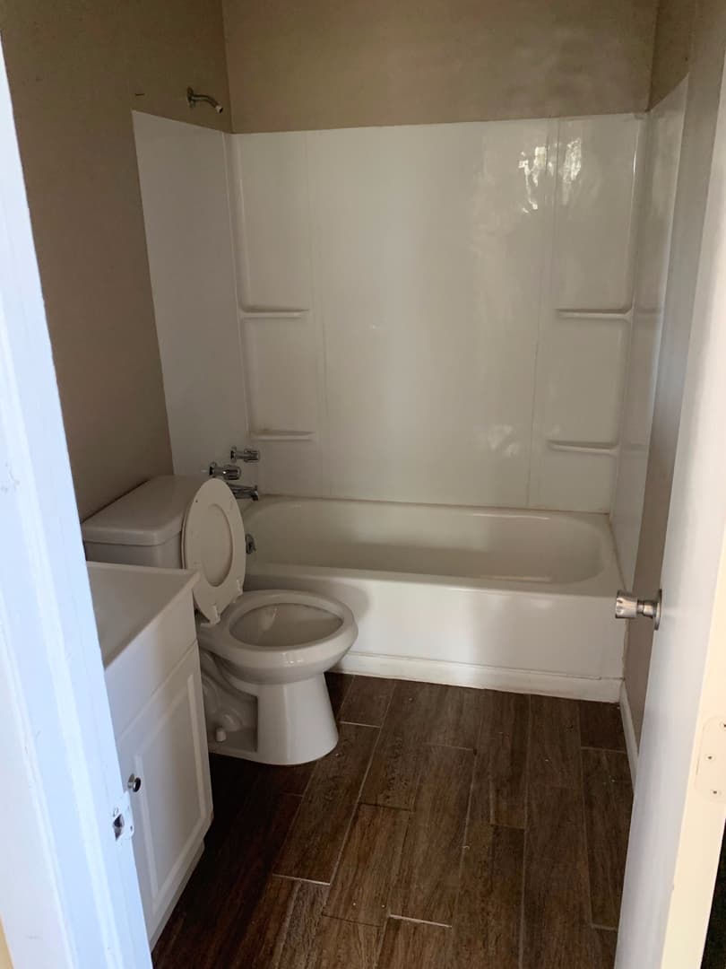 Fountain Apartment: 210 W. Iowa Ave.