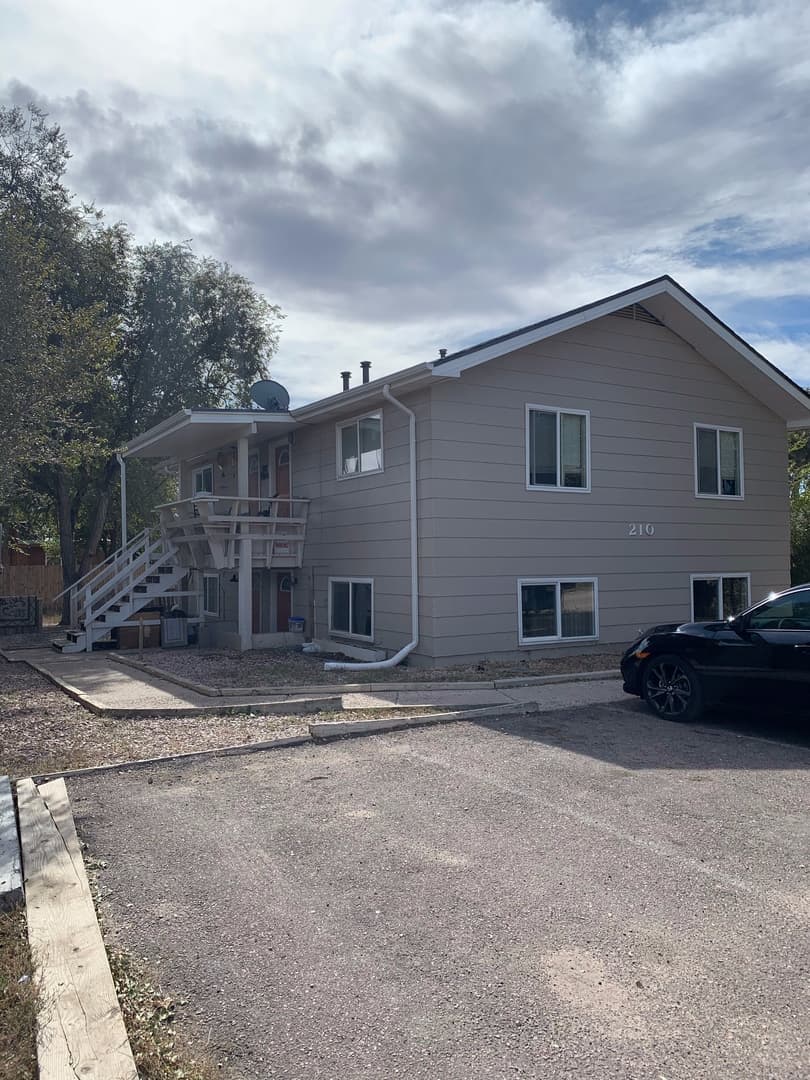 Fountain Apartment: 210 W. Iowa Ave.