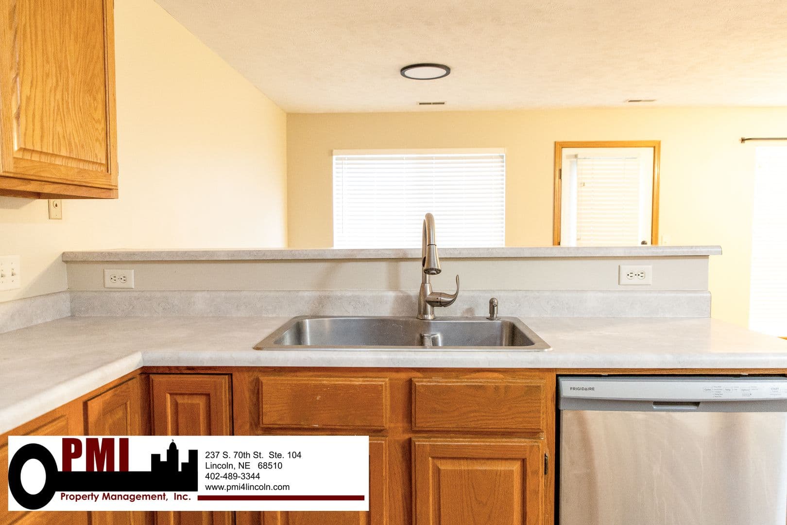 Lincoln House: 6843 S 89th St