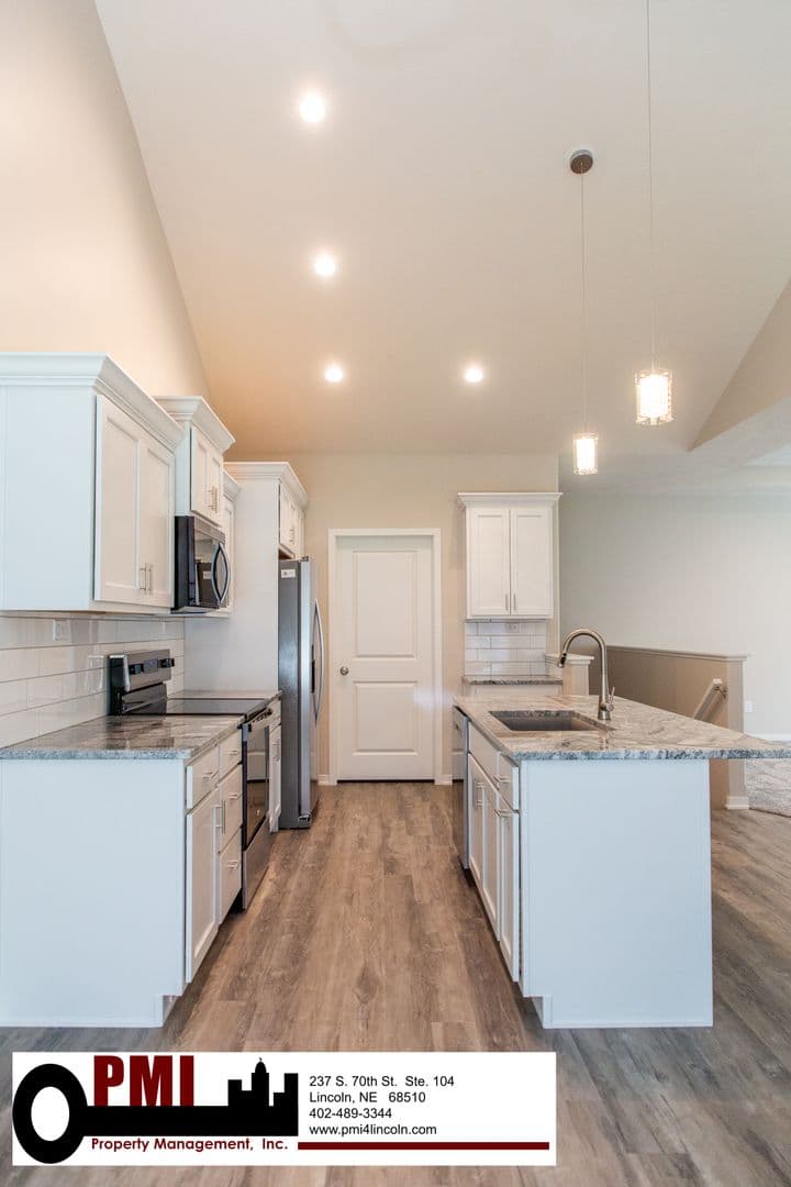 Lincoln House: 8755 Bristlecone Dr