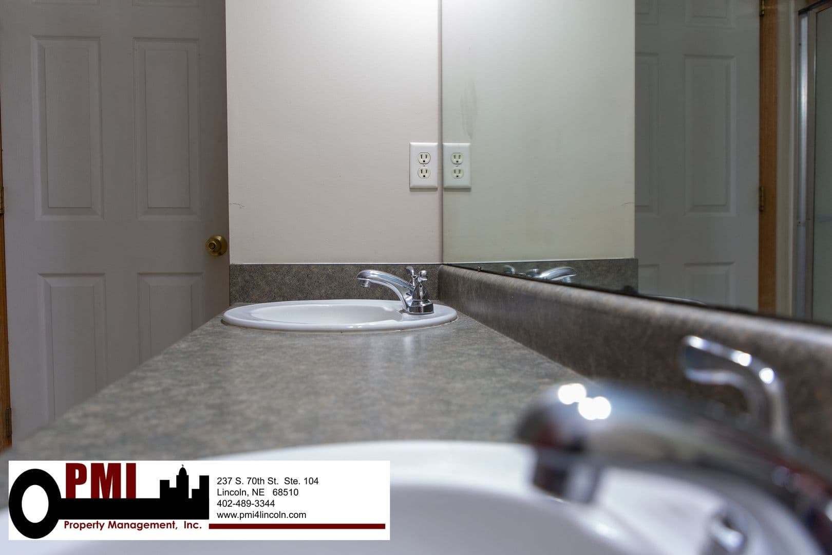 Lincoln House: 6843 S 89th St
