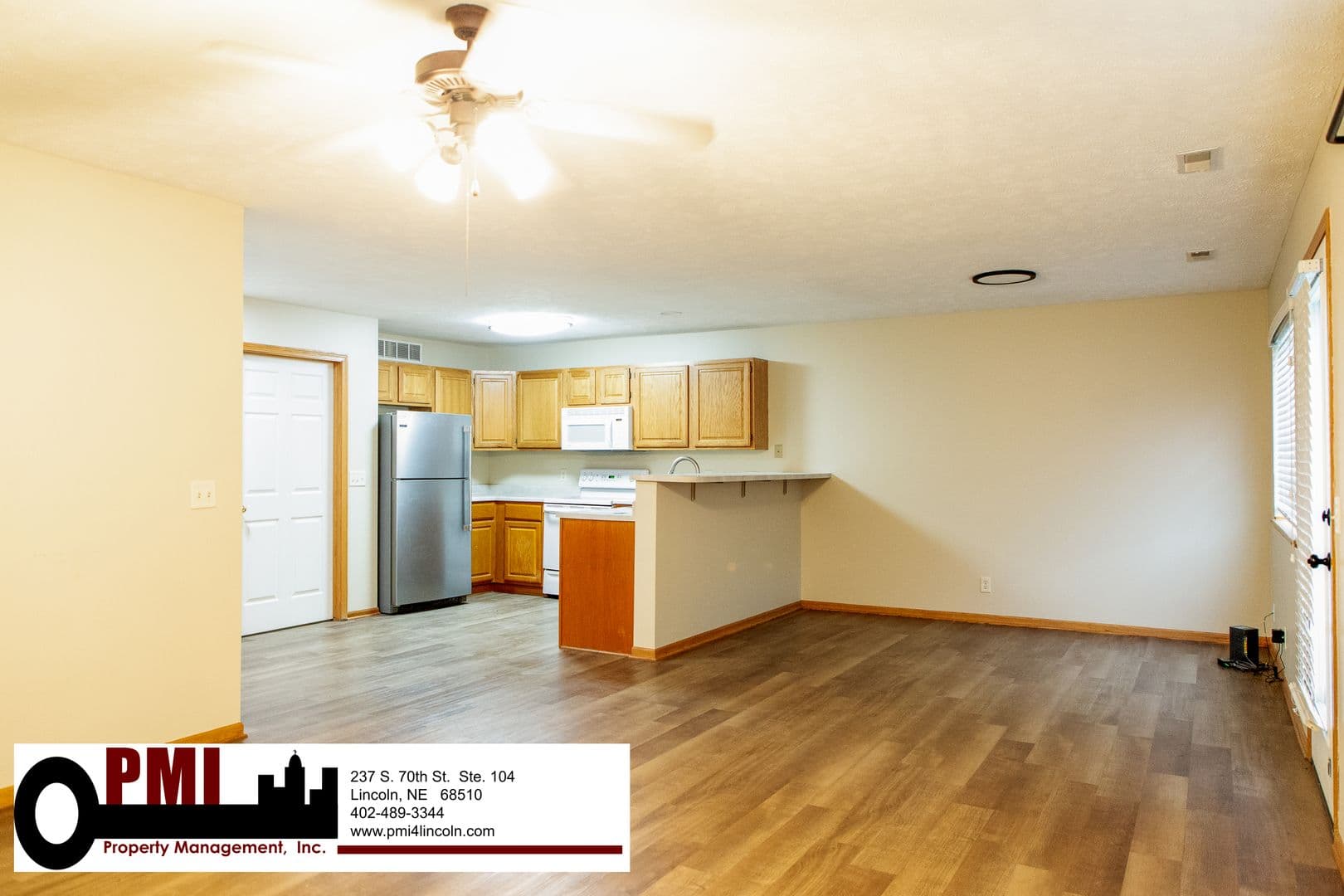 Lincoln House: 6843 S 89th St