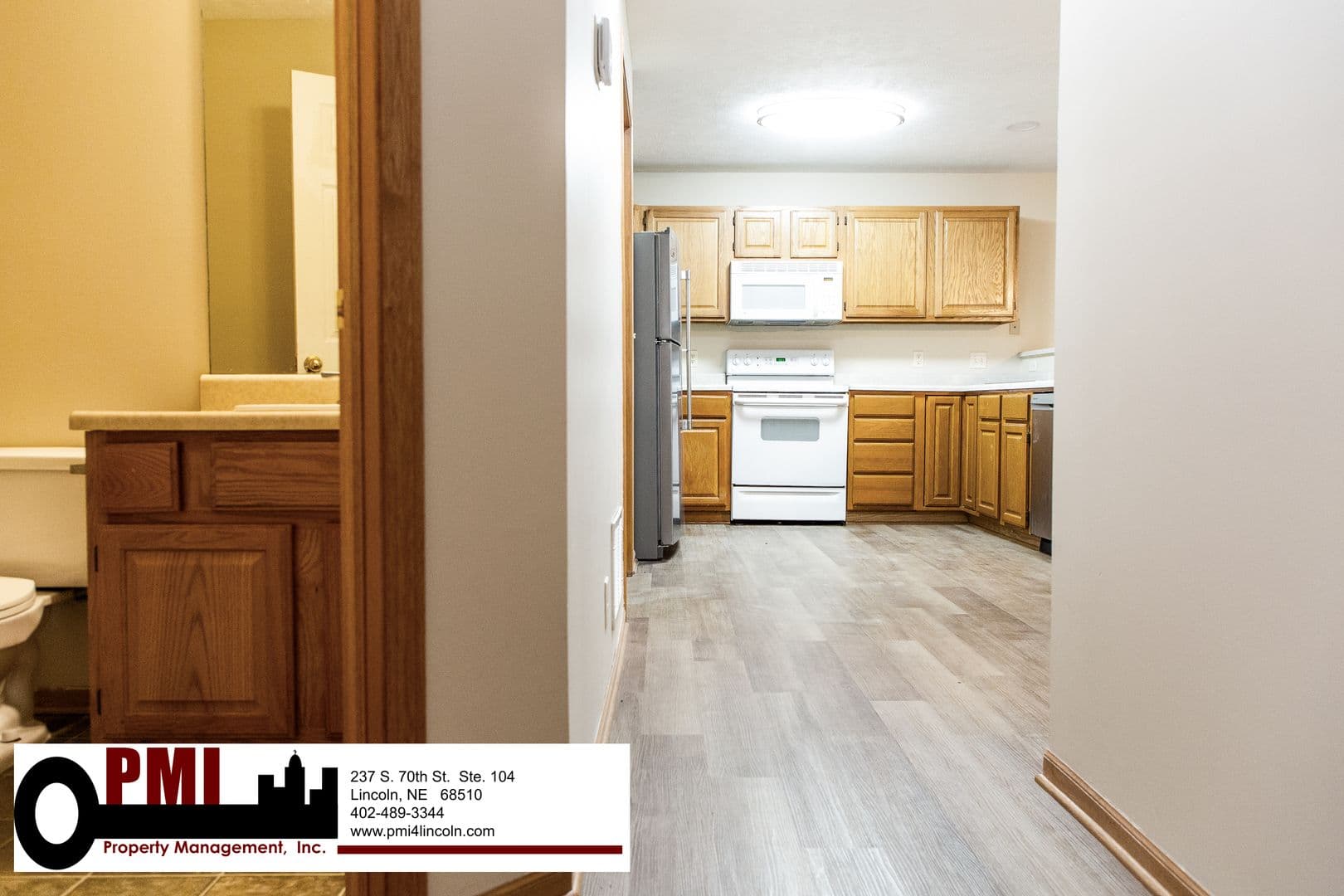 Lincoln House: 6843 S 89th St