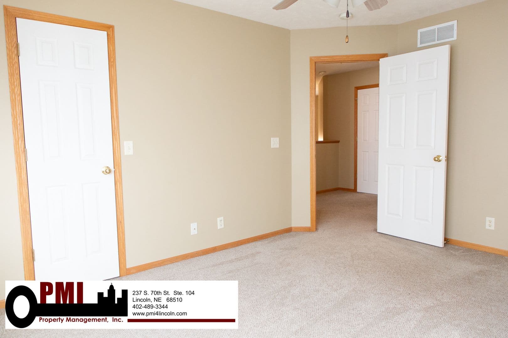 Lincoln House: 6926 Naples Dr