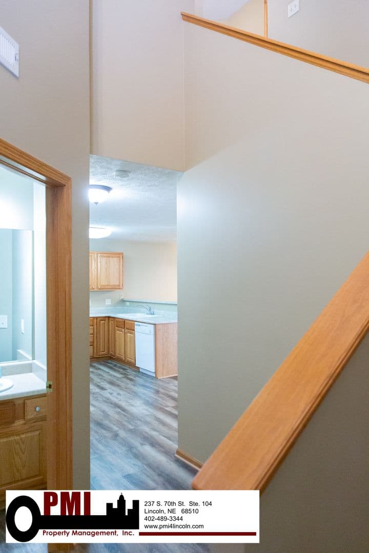 Lincoln House: 6926 Naples Dr