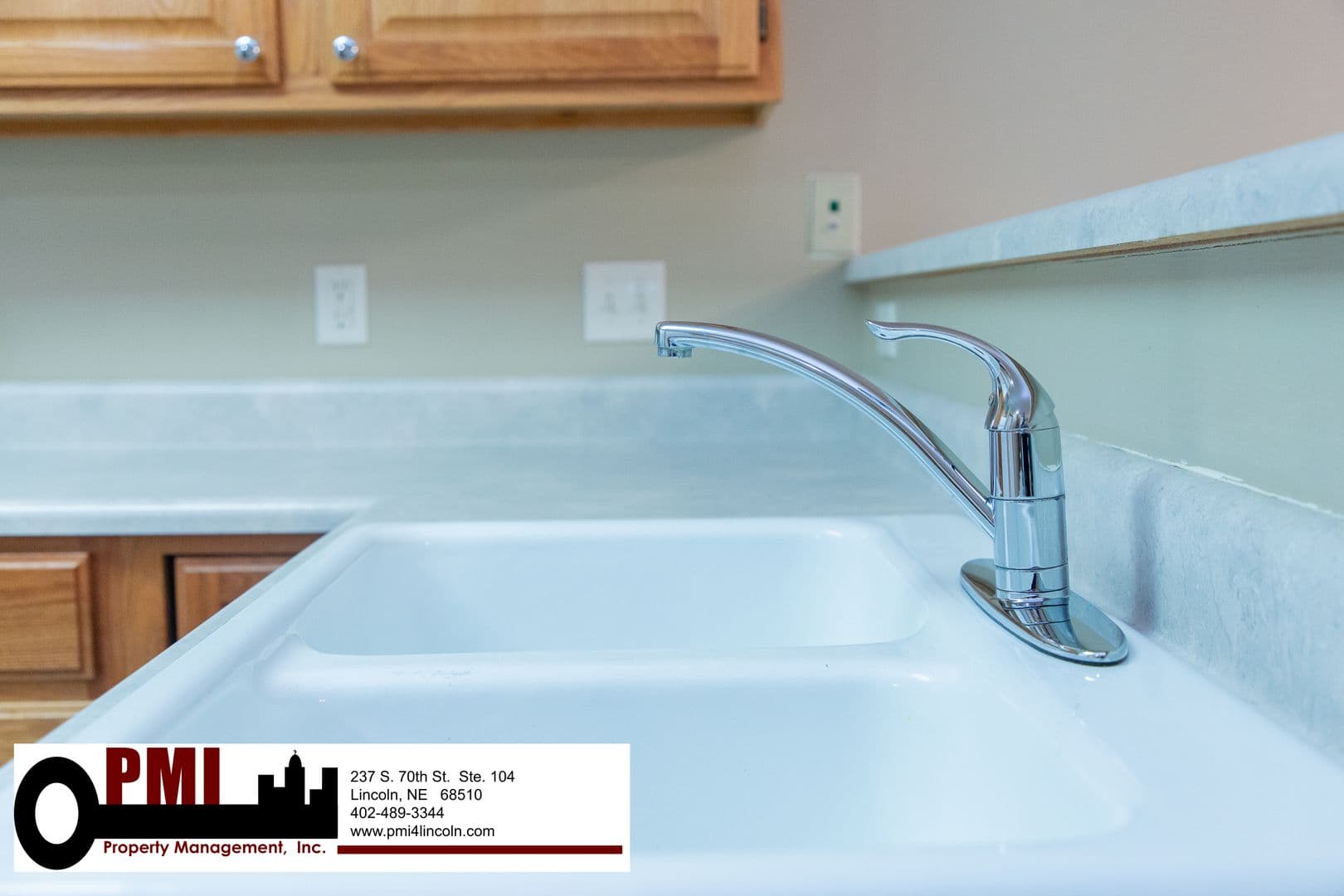 Lincoln House: 6926 Naples Dr