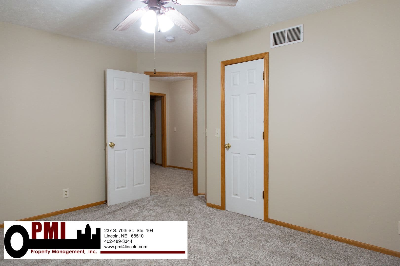 Lincoln House: 6843 S 89th St