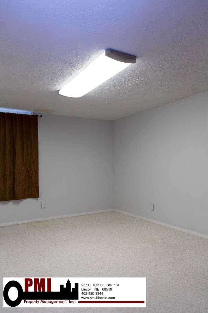 Lincoln House: 8030 N. Hazelwood Dr.