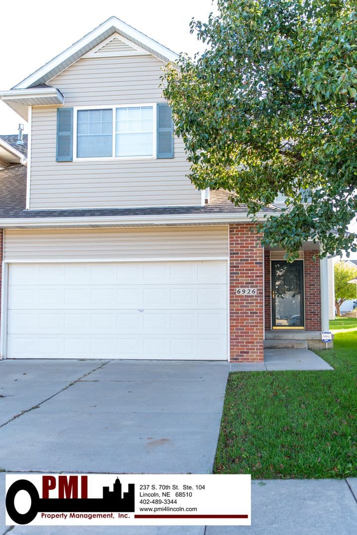 Lincoln House: 6926 Naples Dr