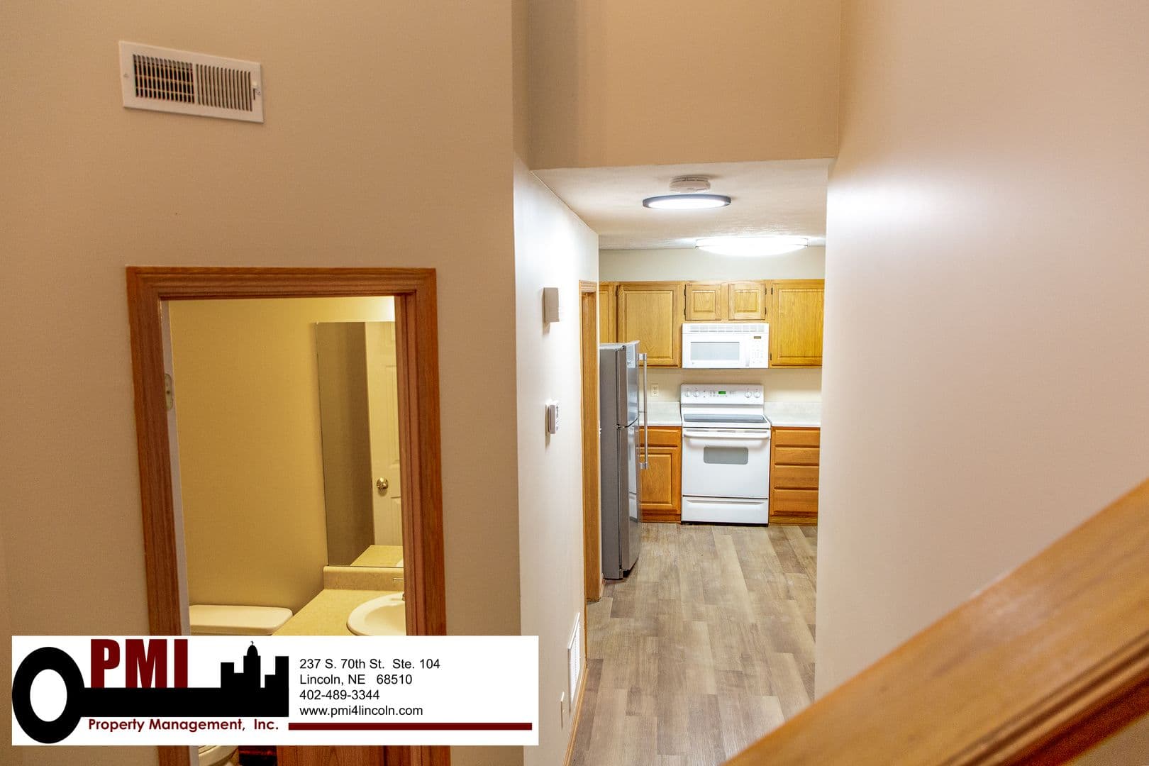 Lincoln House: 6843 S 89th St